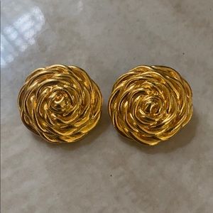 Rose Clip on earrings | Vintage find